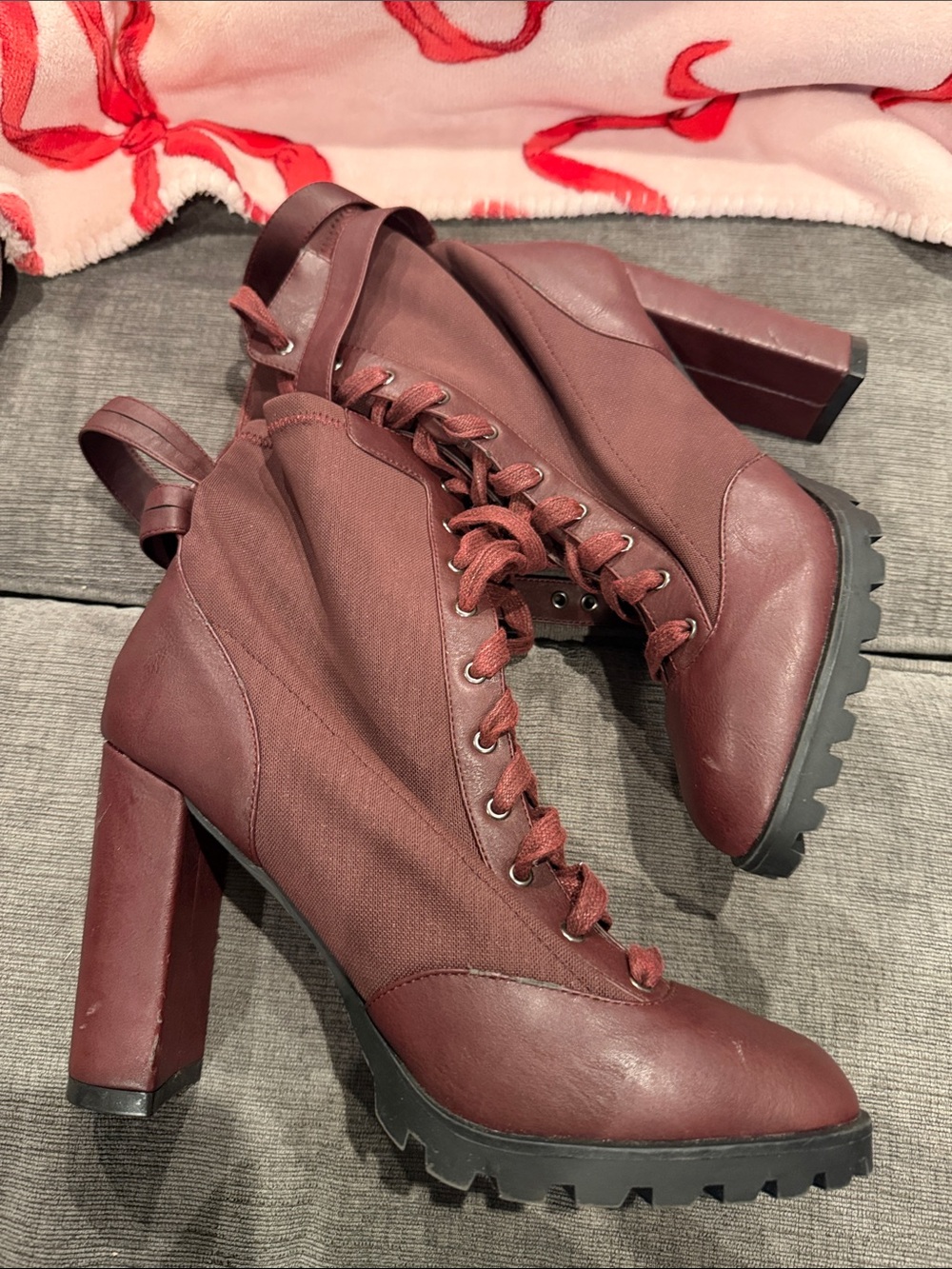 Shoe Dazzle Burgundy Lace-Up Block Heel Boots Size 10